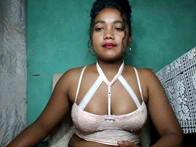 justine33 webcam