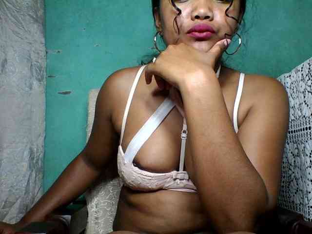 justine33 webcam