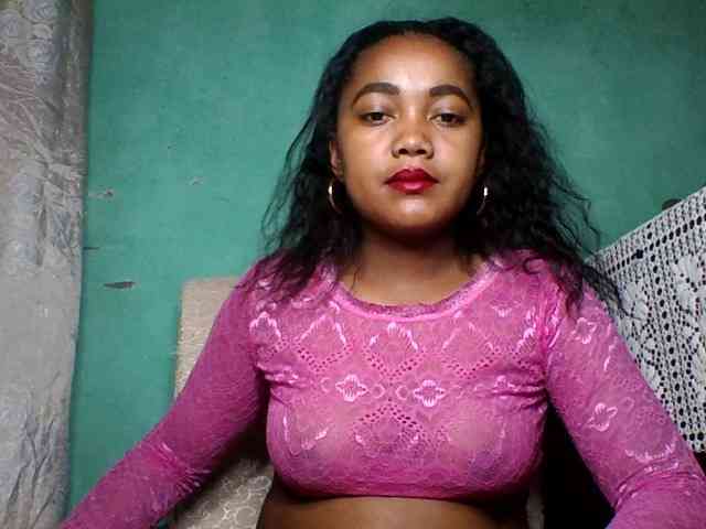 justine33 webcam