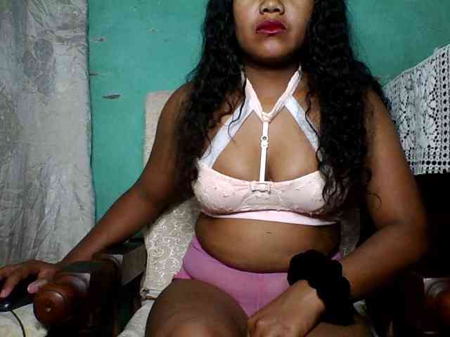 justine33 webcam