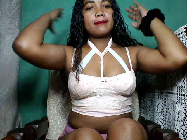 justine33 webcam