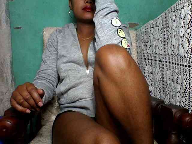 justine33 webcam
