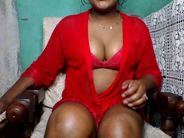 justine33 webcam