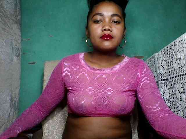 justine33 webcam