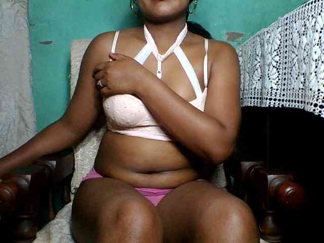 justine33 webcam