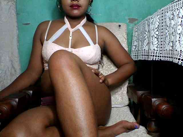 justine33 webcam