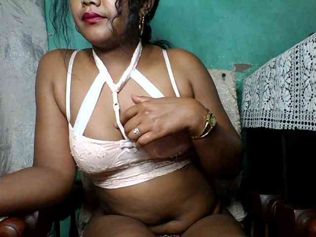 justine33 webcam