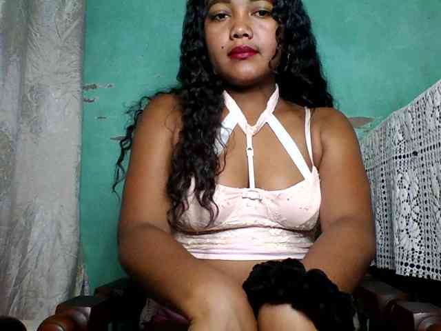 justine33 webcam