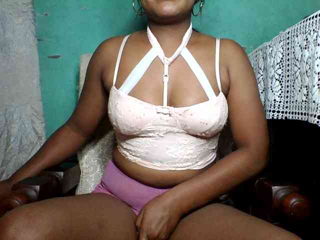 justine33 webcam