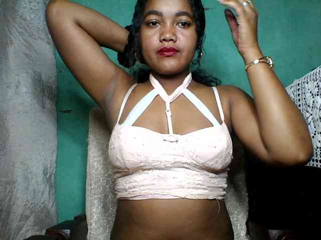 justine33 webcam