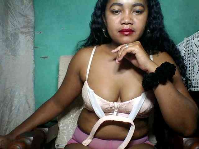 justine33 webcam