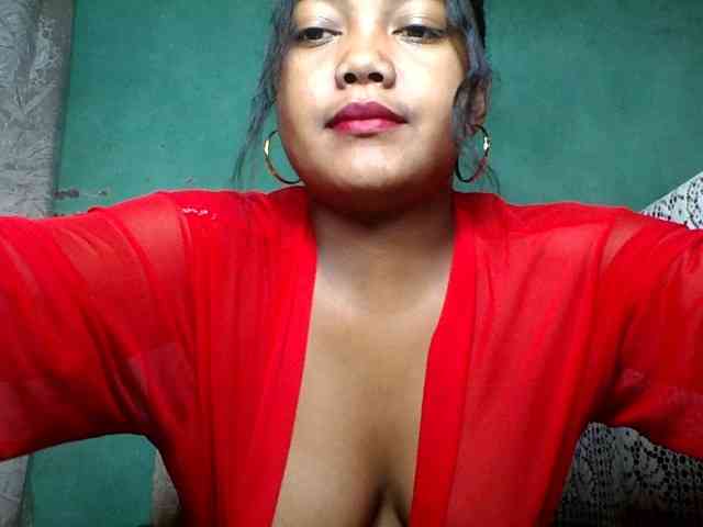 justine33 webcam
