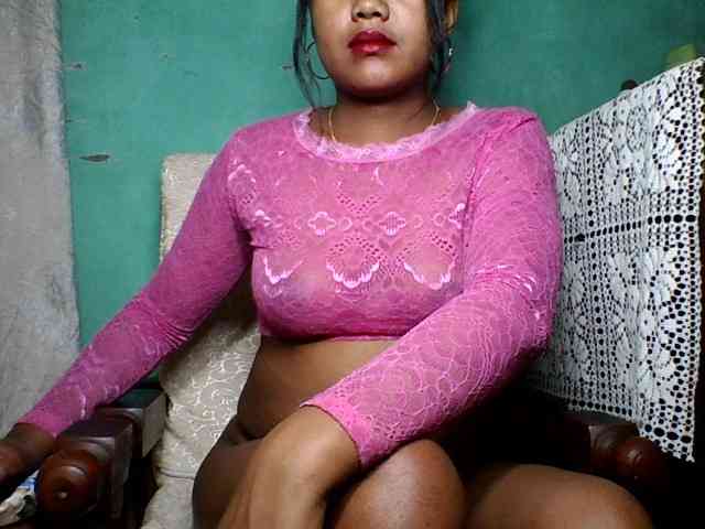 justine33 webcam