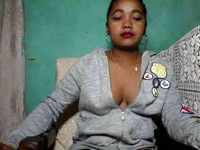 justine33 webcam