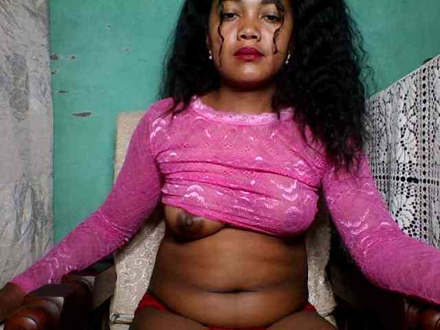 justine33 webcam