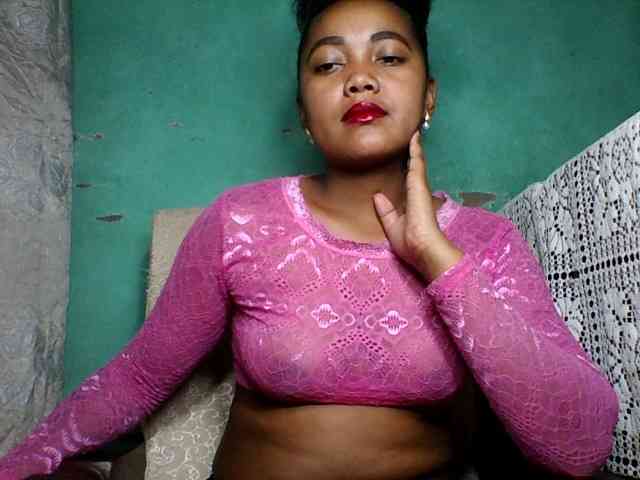 justine33 webcam