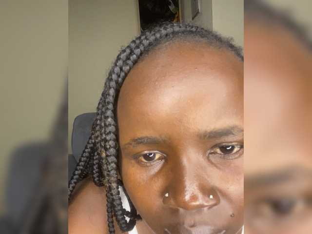 Ebonymistress webcam bongacams model stream image