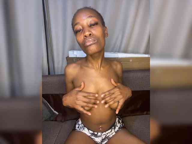 SplasherQueen webcam