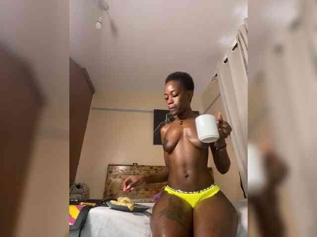SplasherQueen webcam