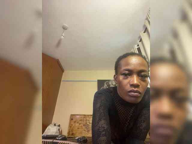 SplasherQueen webcam