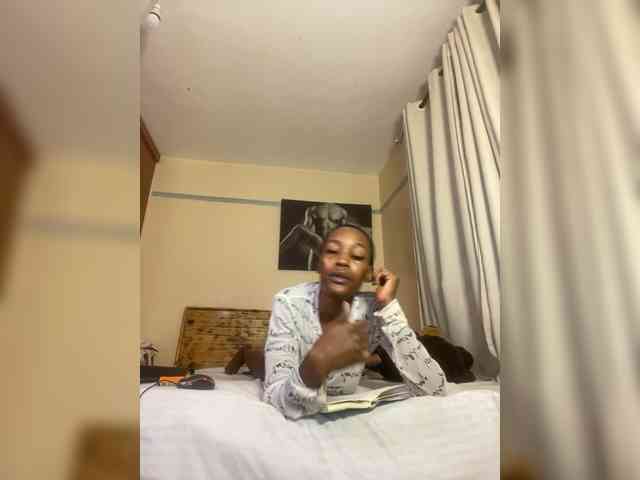 SplasherQueen webcam