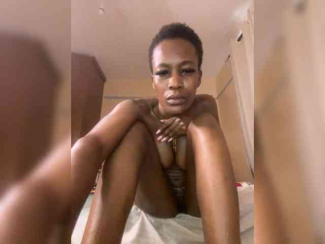 SplasherQueen webcam