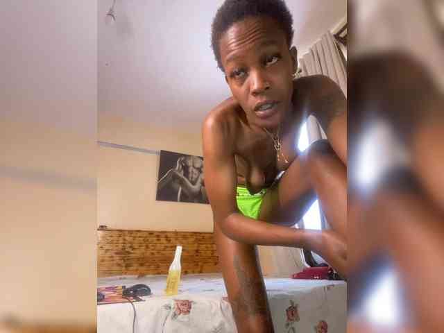 SplasherQueen webcam