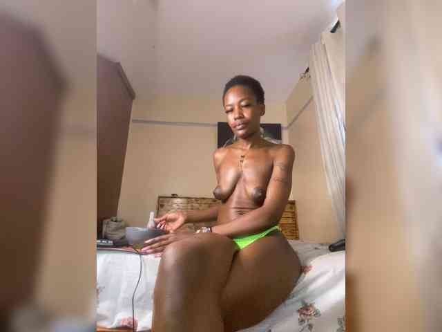 SplasherQueen webcam