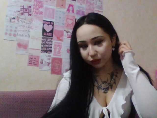  HalinaMogg chat room