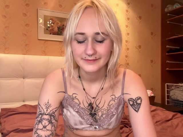 MaryjaneMacdougal's BongaCams show and profile