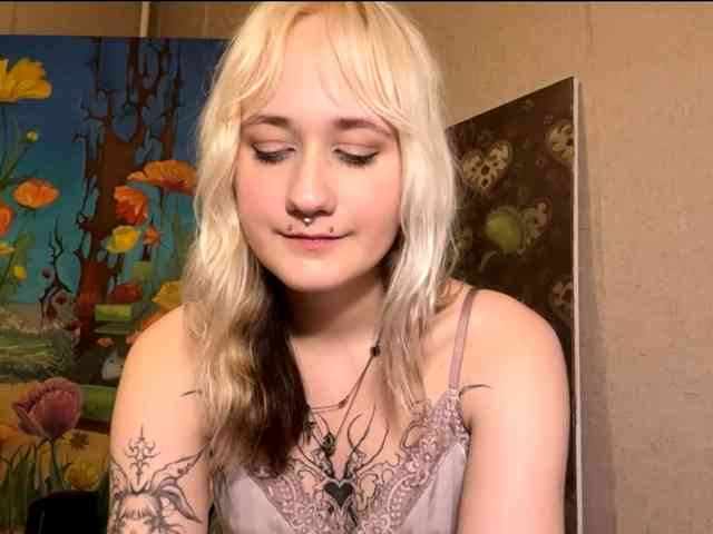 MaryjaneMacdougal webcam