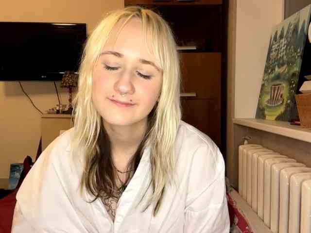 MaryjaneMacdougal webcam