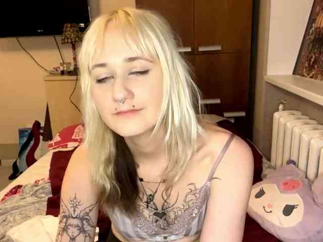 MaryjaneMacdougal webcam
