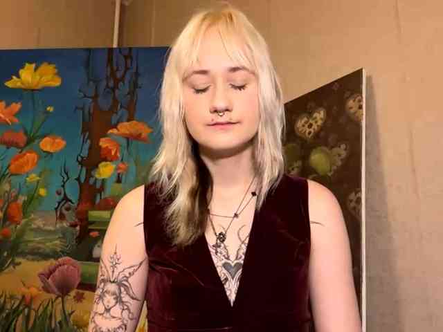 MaryjaneMacdougal webcam