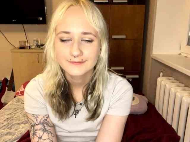 MaryjaneMacdougal webcam