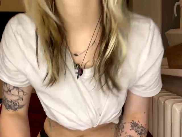 MaryjaneMacdougal webcam