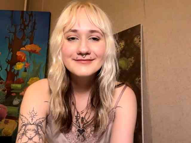 MaryjaneMacdougal webcam