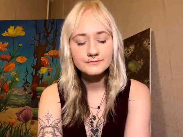 MaryjaneMacdougal webcam