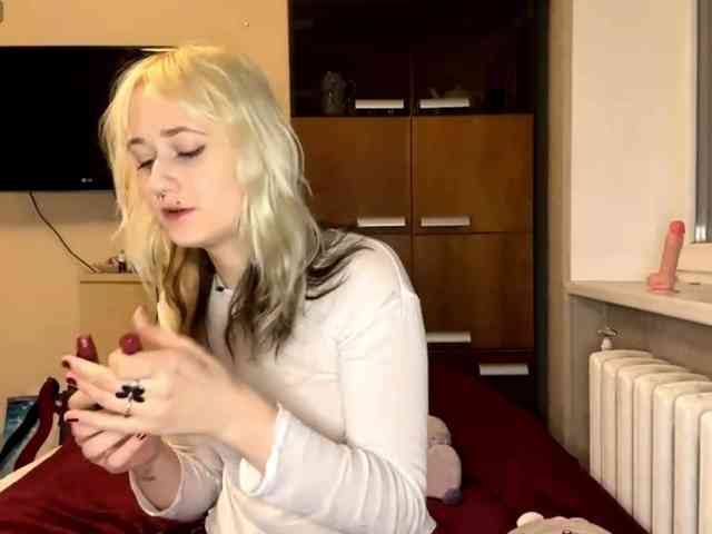 MaryjaneMacdougal webcam