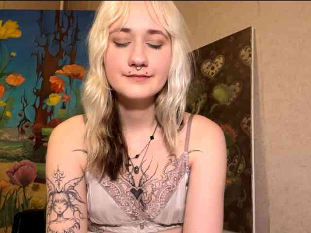 MaryjaneMacdougal webcam