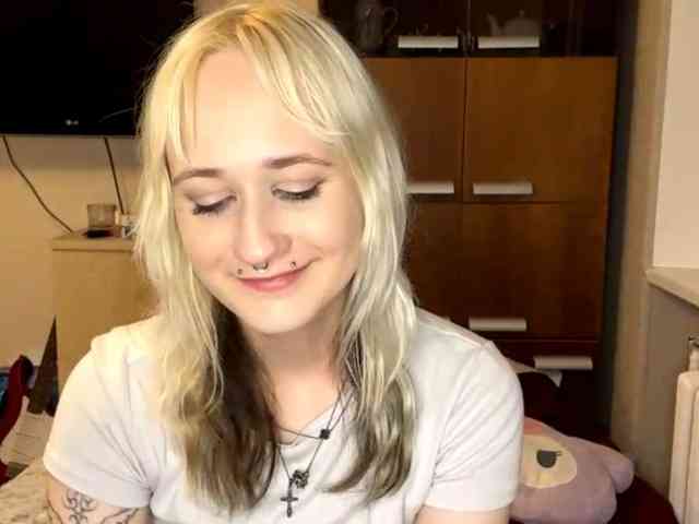 MaryjaneMacdougal webcam