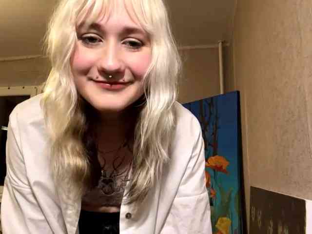 MaryjaneMacdougal webcam
