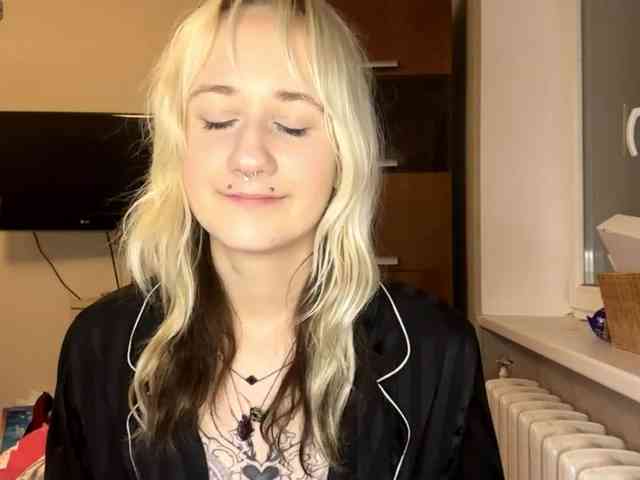 MaryjaneMacdougal webcam