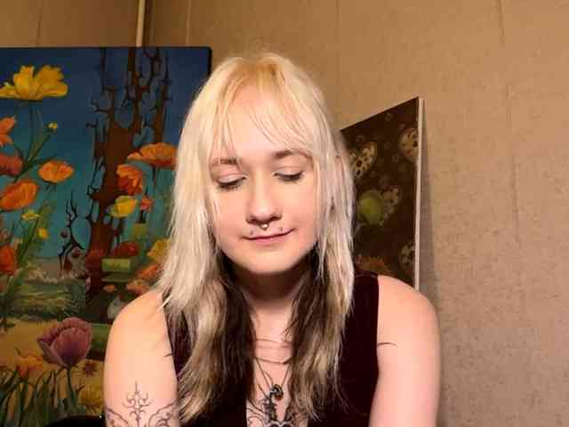 MaryjaneMacdougal webcam