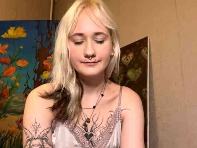 MaryjaneMacdougal webcam