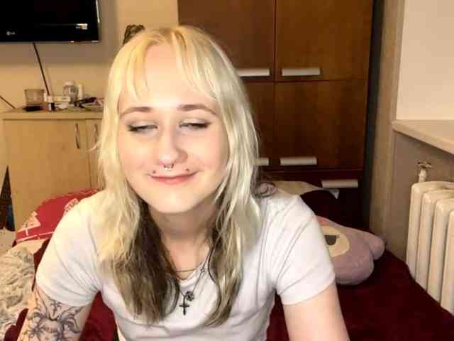 MaryjaneMacdougal webcam