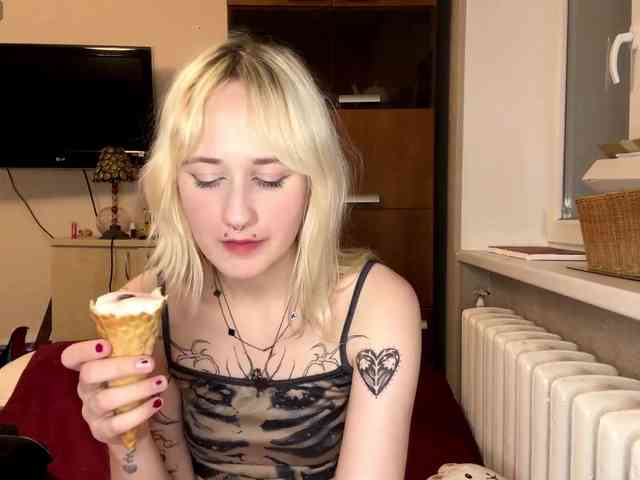 MaryjaneMacdougal webcam