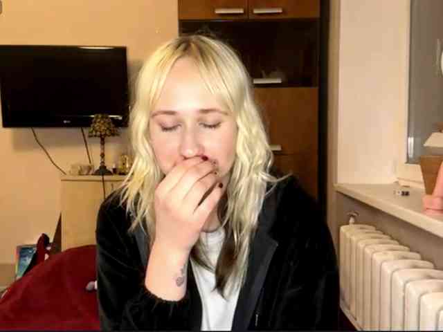 MaryjaneMacdougal webcam