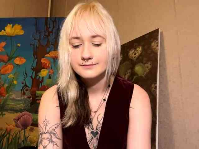 MaryjaneMacdougal webcam