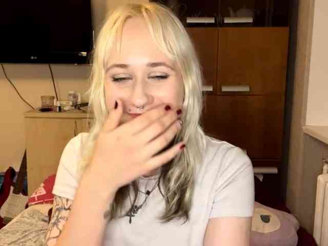 MaryjaneMacdougal webcam